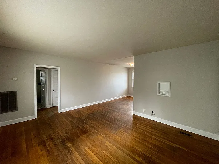 SH074-Lafayette Apartments — Photo 7