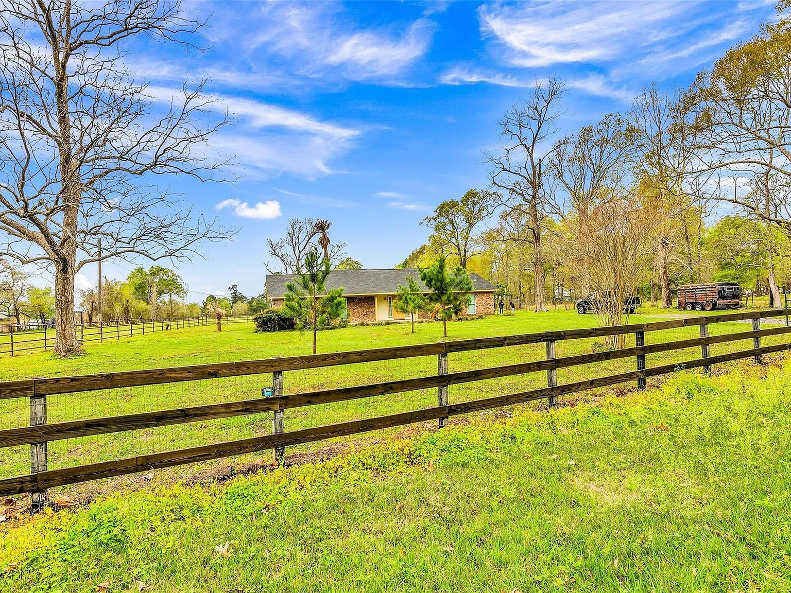 4 bed, 3.0 bath, 1971 sqft, $2,600 — Photo 3
