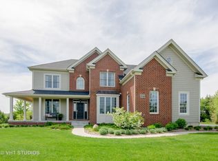 8790 Belfield Rd, Crystal Lake, IL 60014