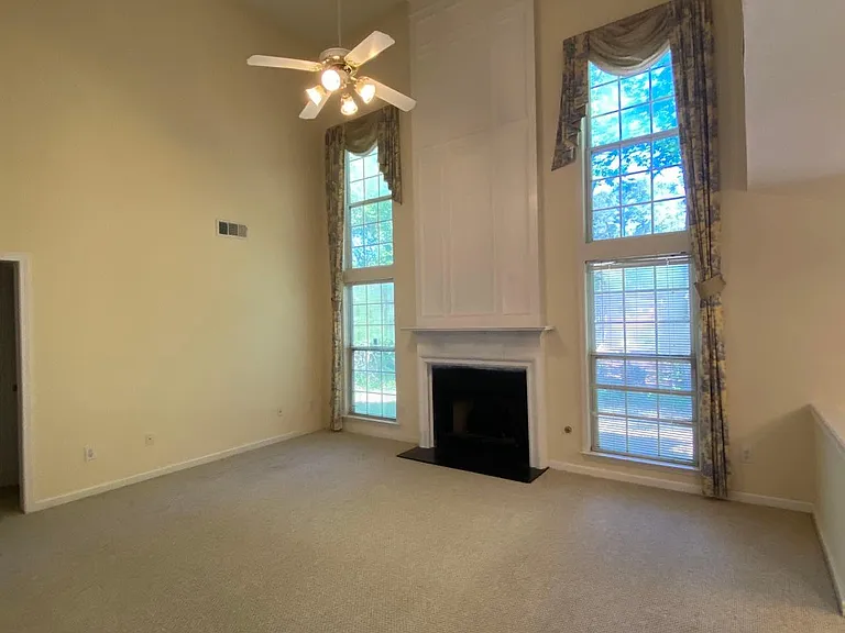 2585 Davenport Park Dr — Photo 6