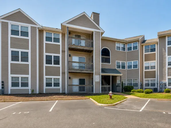 121 Cape Dorey Dr, Hampton, VA 23666