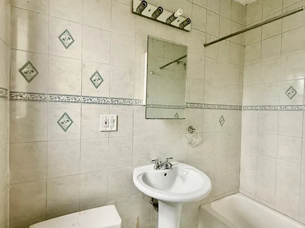 2052 Gates Avenue image 17 of 23