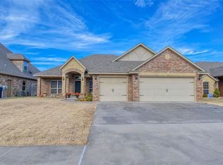 2901 Morgan Trce, Yukon, OK 73099