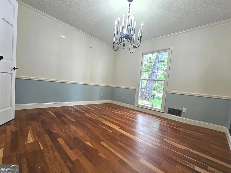 615 Kings Rd — Photo 19