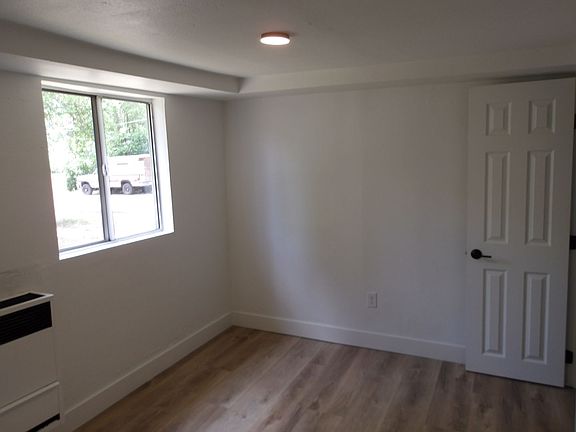 4th image of 3 E Cottage Ave #105