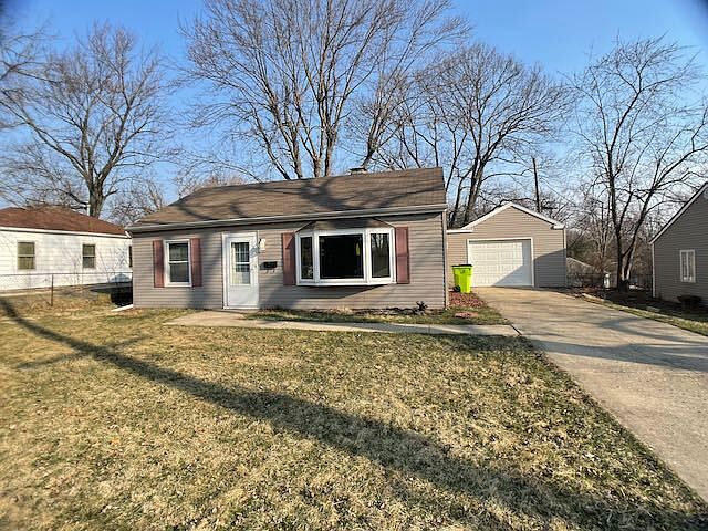 1st image of 309 W Lake Ave