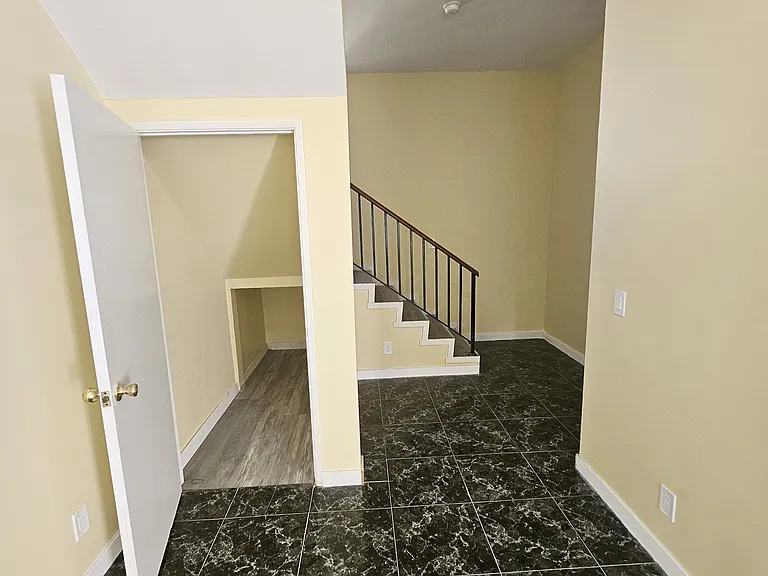 325 N Normandie Ave — Photo 23