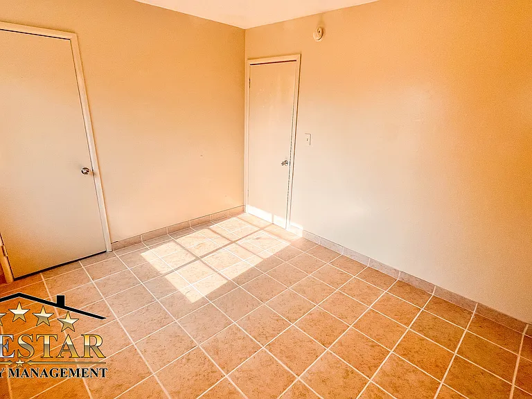 2105 Del Amo Way — Photo 14