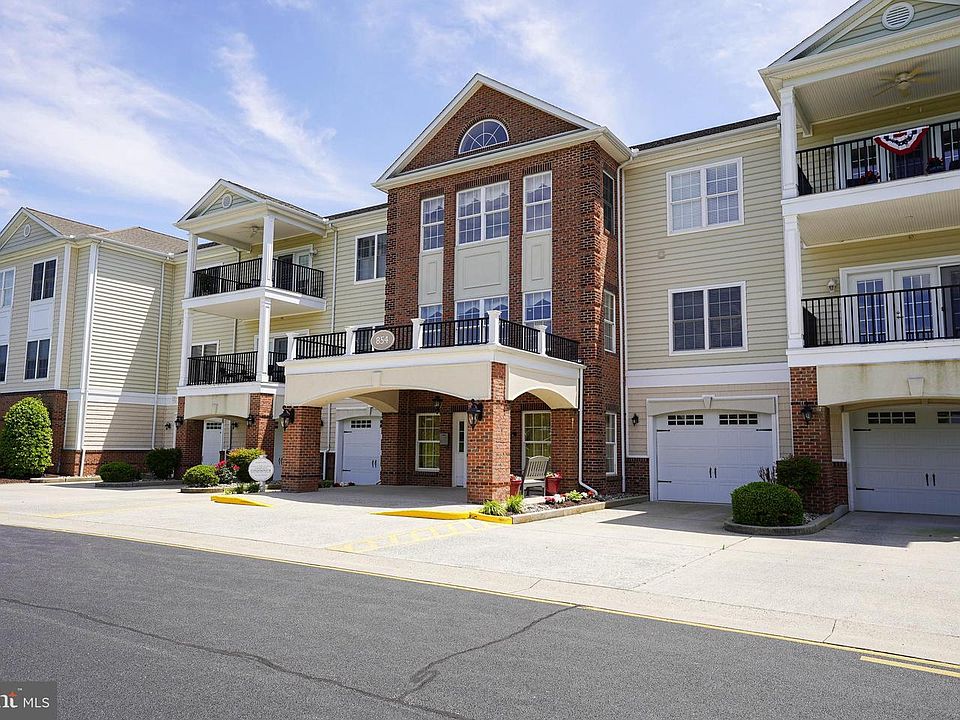 1st image of 854 Tern Ln Unit 101