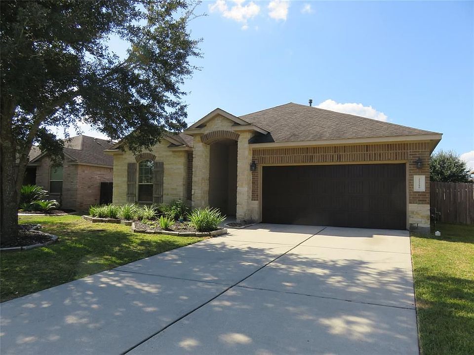 1st image of 21390 Village Crossing Ln