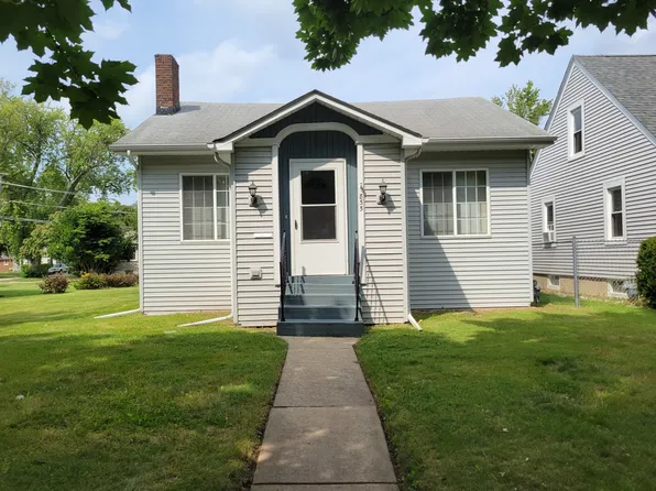 855 W Park Dr, Kankakee, IL 60901