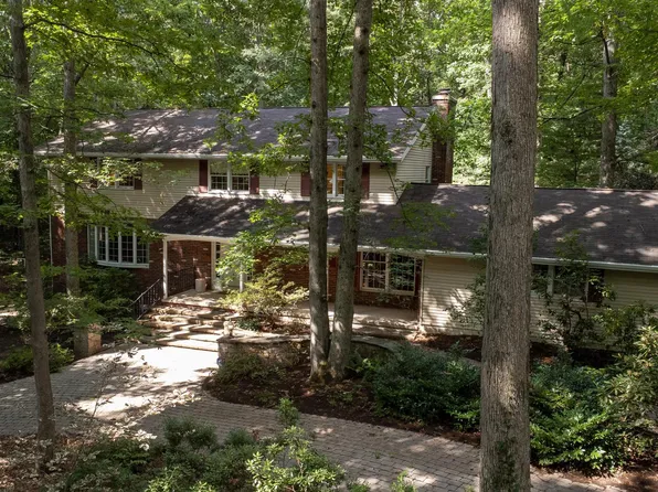 335 Carogin Dr, State College, PA 16803