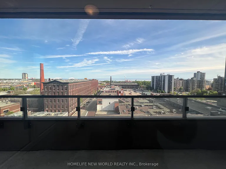 285 Dufferin St #811 — Photo 18