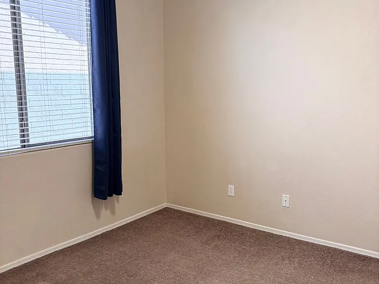 1083 W Aspen Ave — Photo 16
