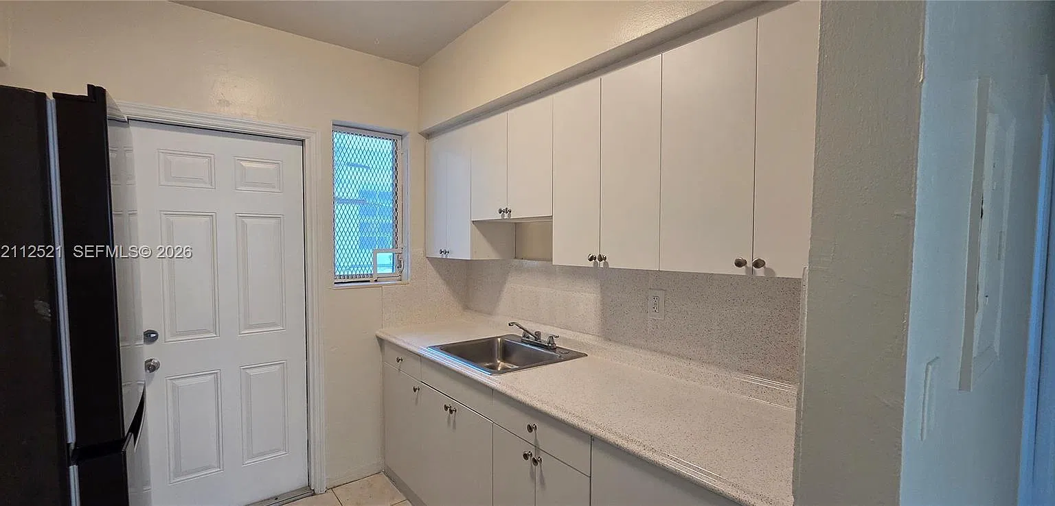 Biscayne Bch Sub — Photo 3