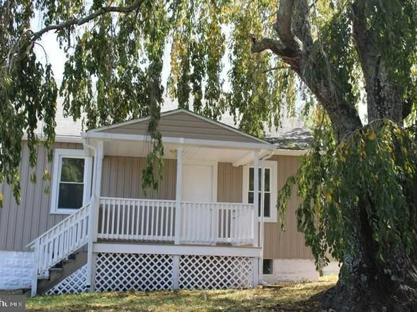 6977 Brownsville Rd, Fayetteville, PA 17222