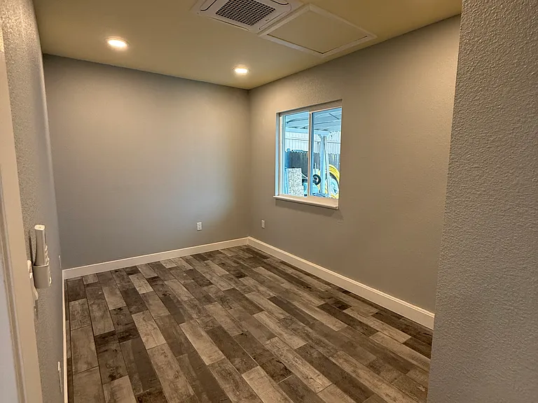 737 Walnut St — Photo 17