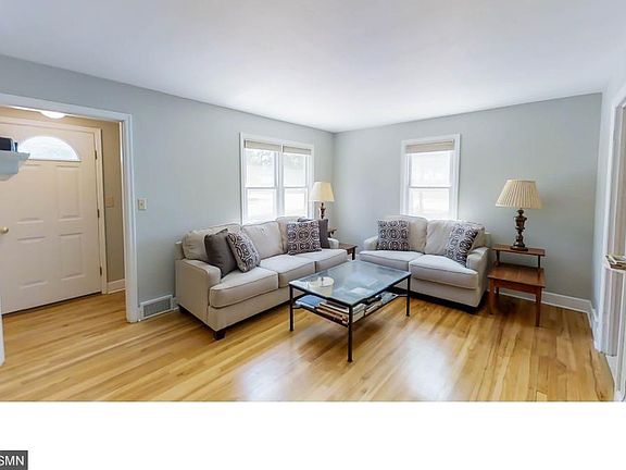 2nd image of 914 Winona St
