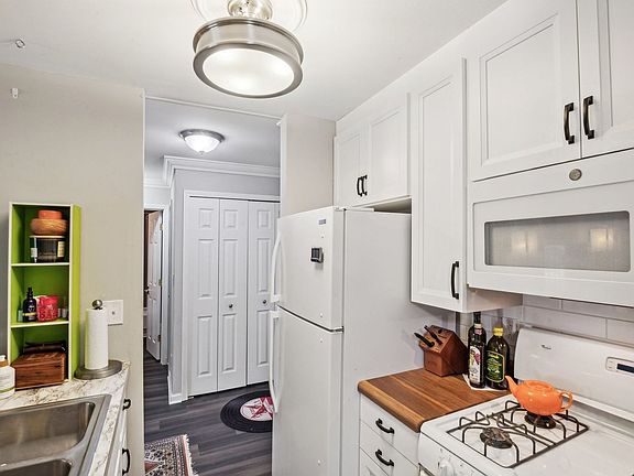 3rd image of 1875 Tall Oaks Dr Unit 145