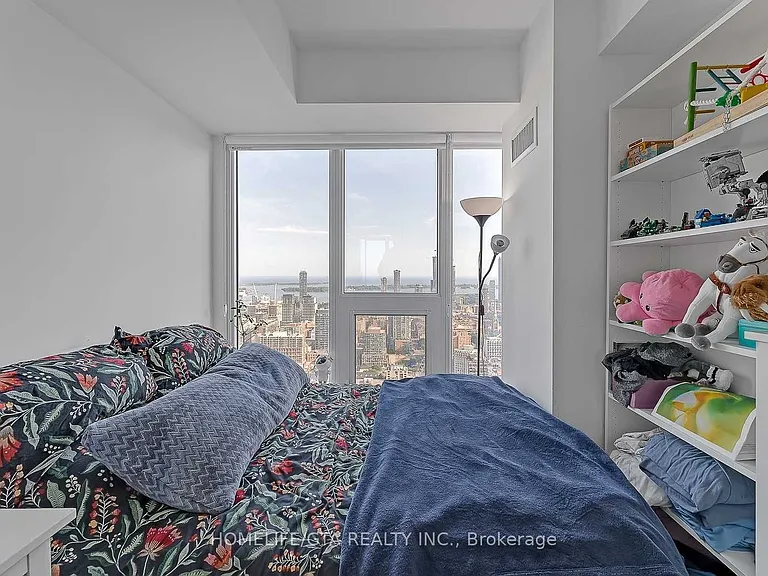 181 Dundas St E #4907 — Photo 13
