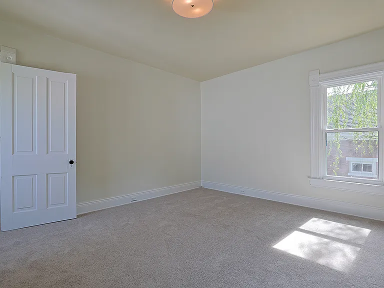 6118 Prentice St — Photo 30