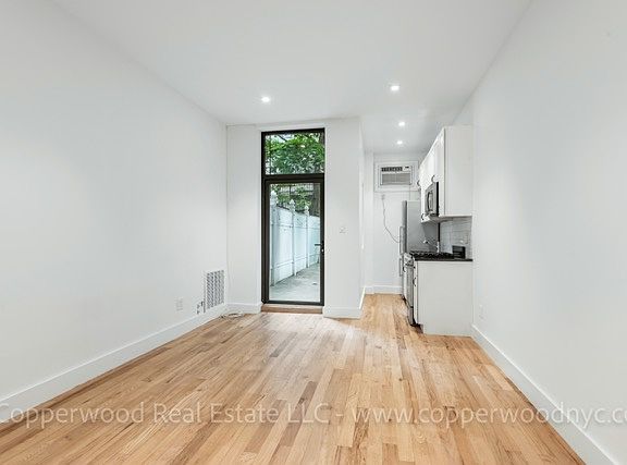 2nd image of 430 E 89th St #Bb