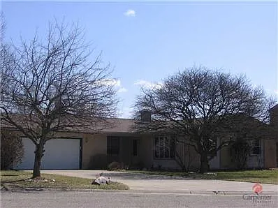 1214 Oakdale Dr photo 1
