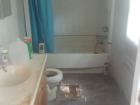 2nd image of 15 Teaberry St