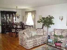 2nd image of 63 Ilyse Ct