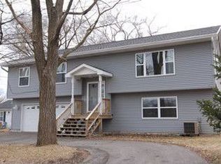 25385 W Grass Lake Rd, Antioch, IL 60002