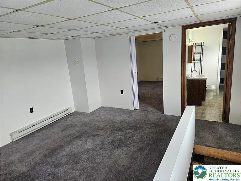 546 E Kline Ave — Photo 7