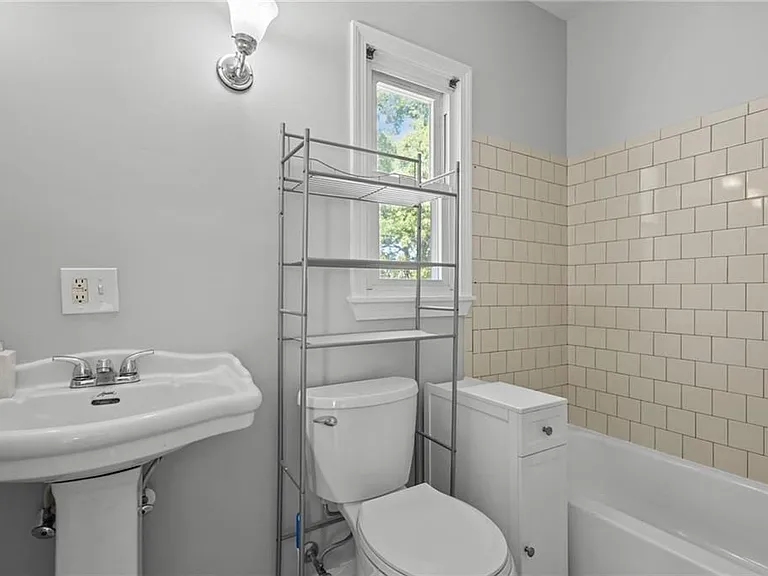 9 Gardner Ave — Photo 19