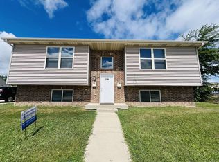 2708 48th St, Kenosha, WI 53140