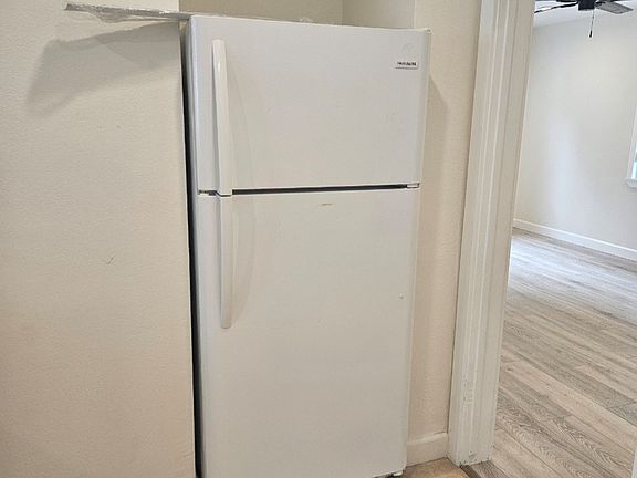 3rd image of 13011 Venice Blvd #4
