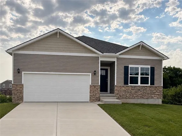 725 Fallen Leaf Dr, Belton, MO 64012