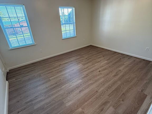 5th image of 943 Council St APT B