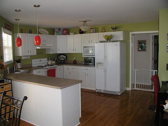 2nd image of 125 Tara Ct