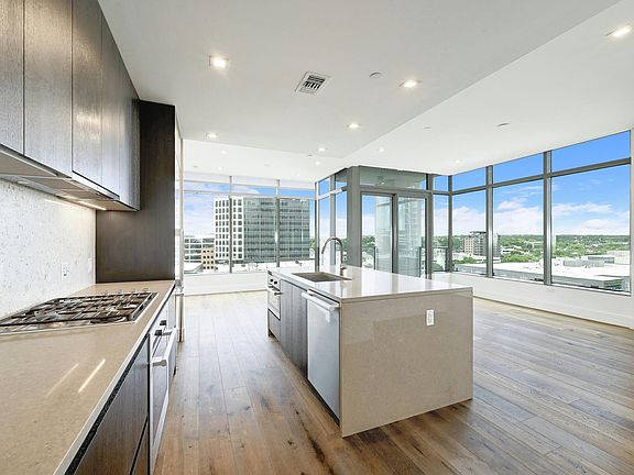 4th image of 501 West Ave APT 1104