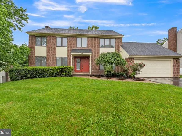 202 Charleston Dr, Wilmington, DE 19808