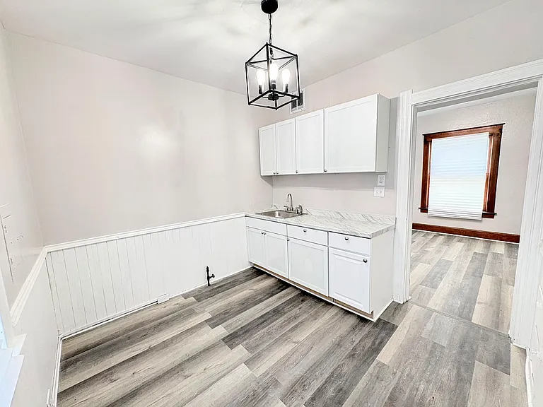 217 Everett St — Photo 9