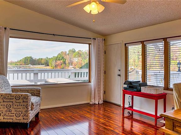 5th image of 9 Deerhurst Ln