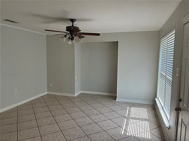 4 bed, 1.0 bath, 1250 sqft, $1,800 — Photo 2