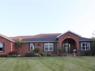 1002 Hohrein Dr, Lebanon, IL 62254