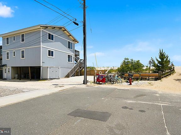5th image of 201 Jefferis Ave