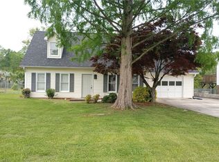 803 Burguss Rd, High Point, NC 27265