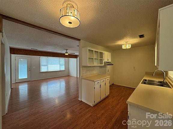 2nd image of 337 Willow Run Dr