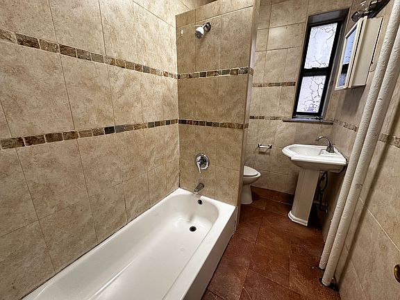 5th image of 47-49 Duncan Ave #21
