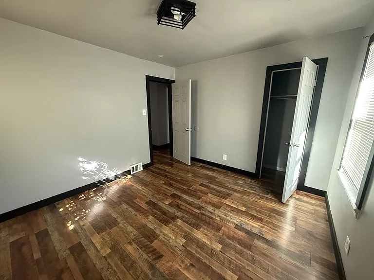 11584 Flanders St — Photo 11