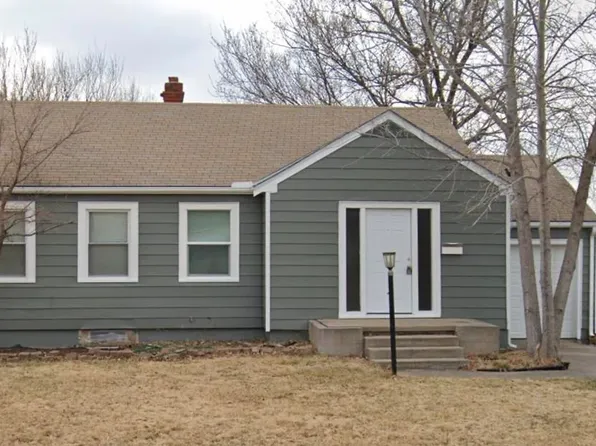 909 N Parkwood Ln, Wichita, KS 67208