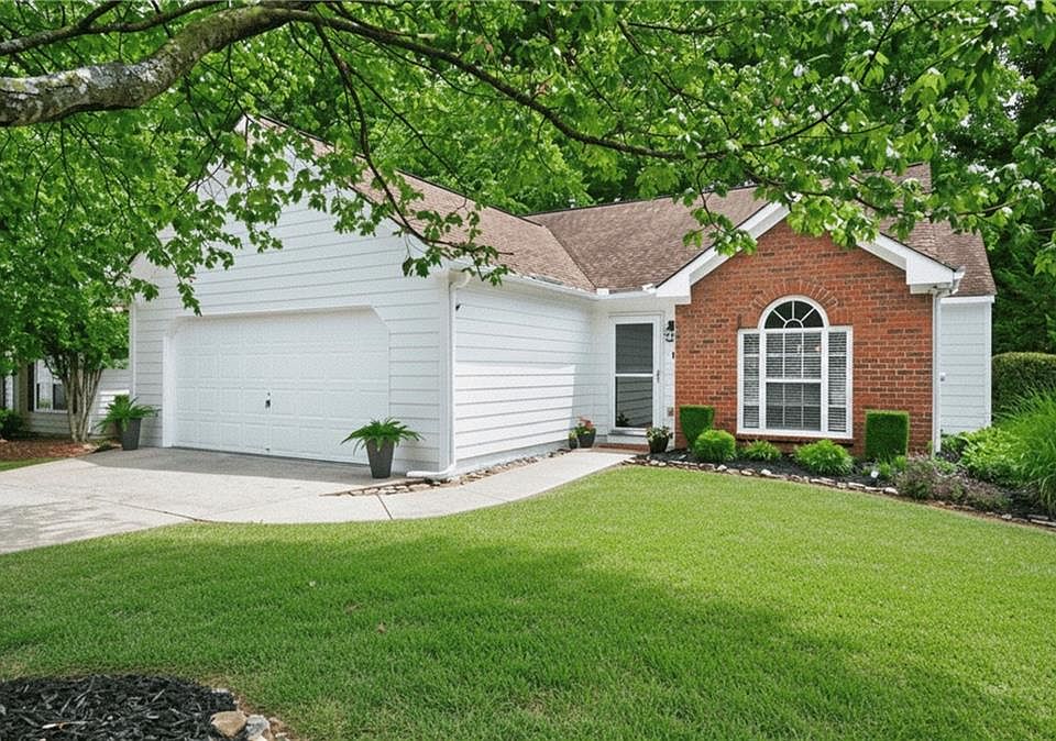1st image of 2940 Northcliff Dr